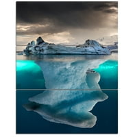 Дизайнарт 'голям айсберг в морето' Морска фотография платно Арт Принт